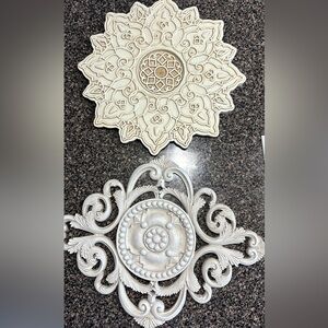 Two ceramic wall hangings, ivory gray